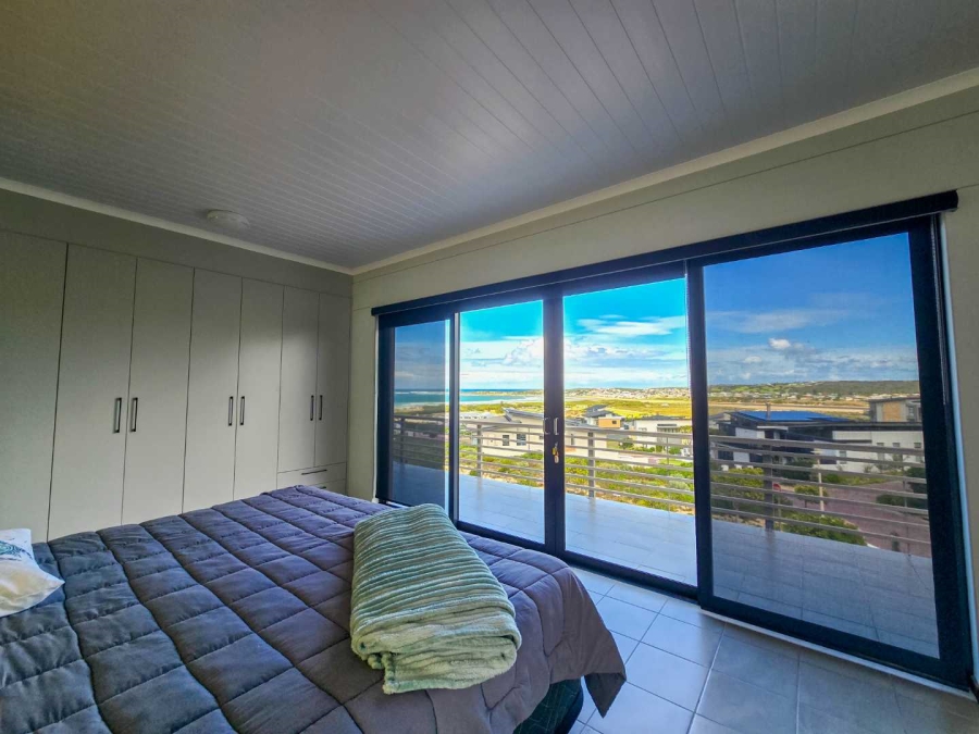 5 Bedroom Property for Sale in Stilbaai Oos Western Cape